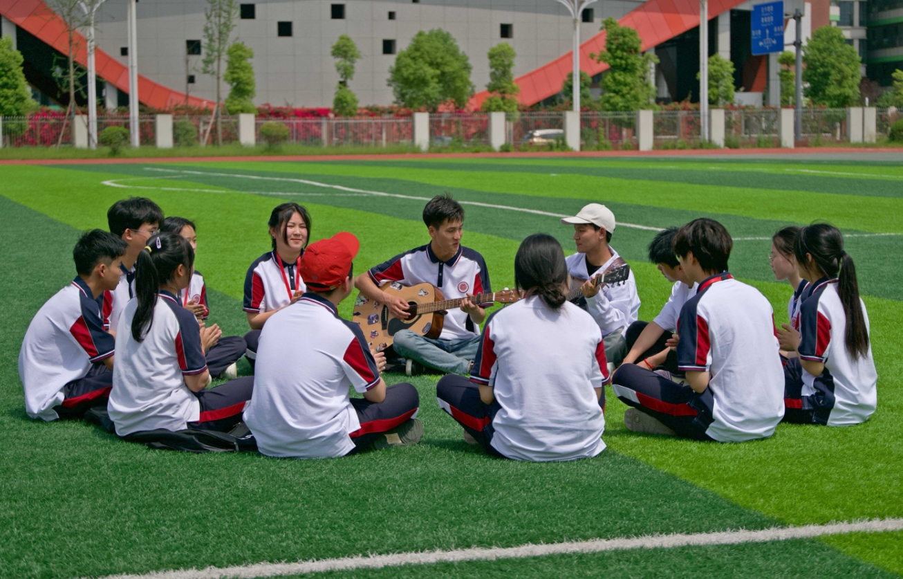 樂山市醫(yī)藥科技高級技工學(xué)校學(xué)?；顒? title=