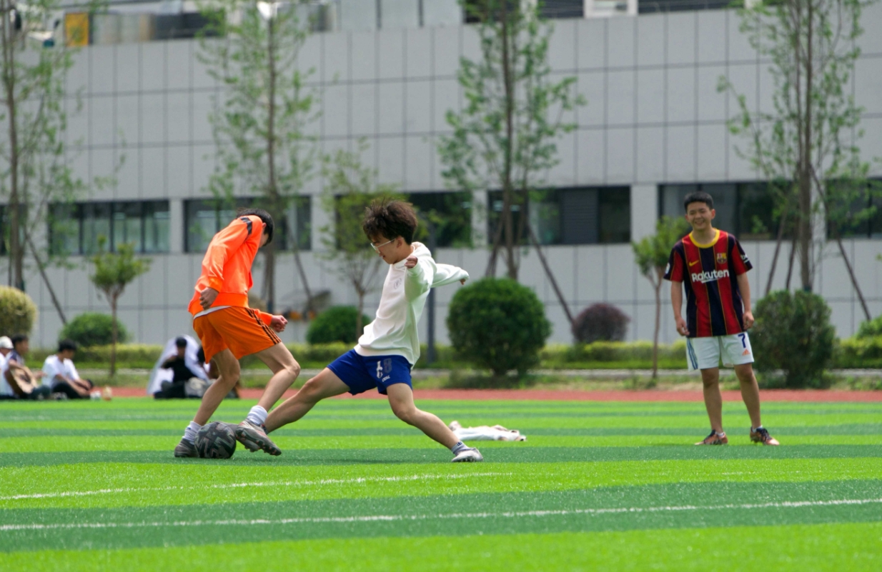 樂山市醫(yī)藥科技高級技工學(xué)校學(xué)?；顒? title=